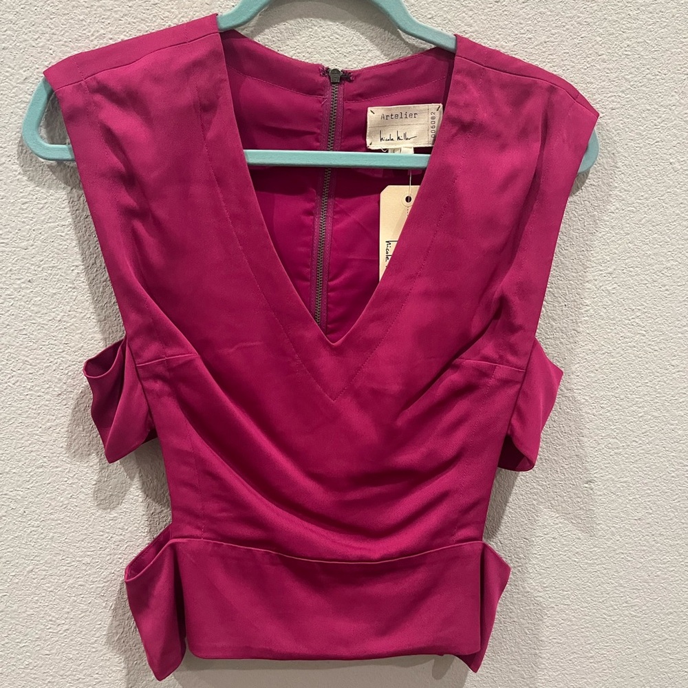 Gorgeous structured cut out crop top